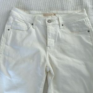 Levi Classic Mid Rise White Skinny Jeans